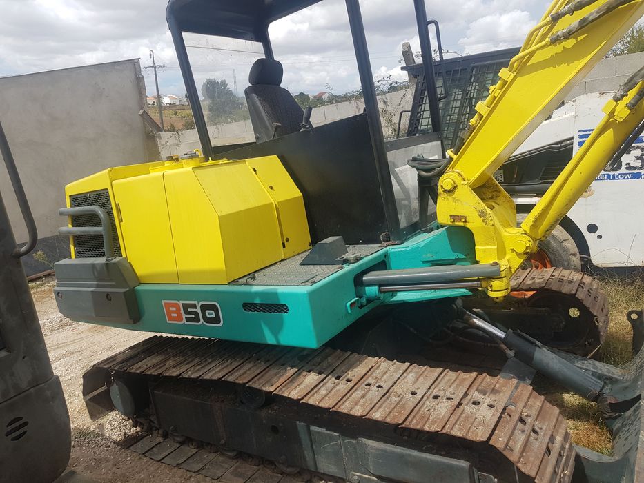 Executo trabalhos com máquinas