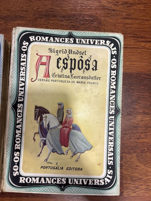 Coleção de livros antigos