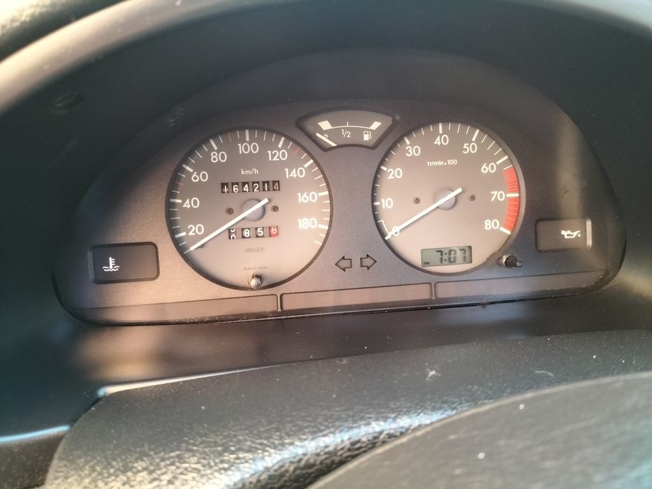 Citroen saxo 5 portas .