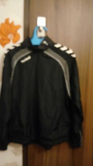 Hummel  czarna bluzka   rozmiar 164
