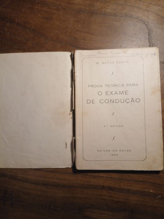 Livro antigo sobre o exame de condução, 1979