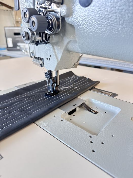 Maquina costura triplo arrasto 2 agulhas