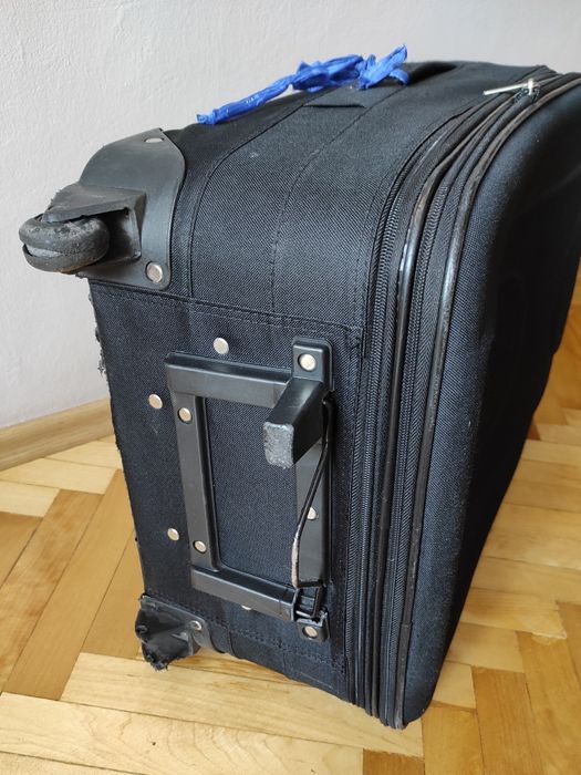 Walizka 64 x 42 x 24