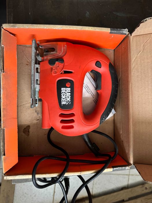 Serra tico tico black decker