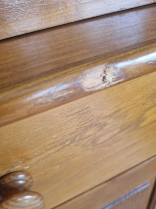 Movel de sala em madeira castanho