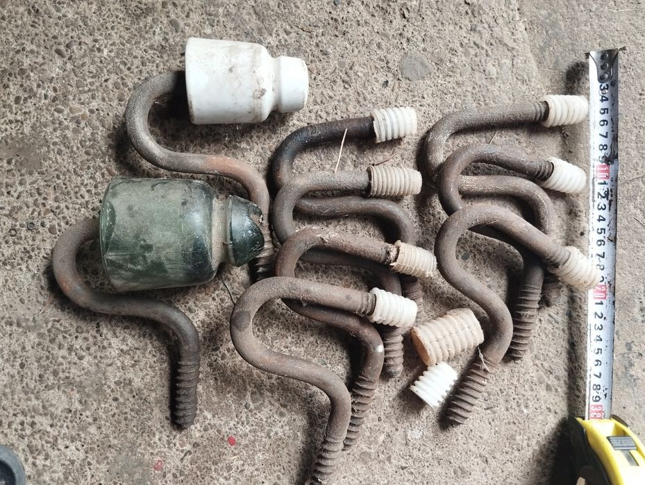 гаки до стовпів на різьбі