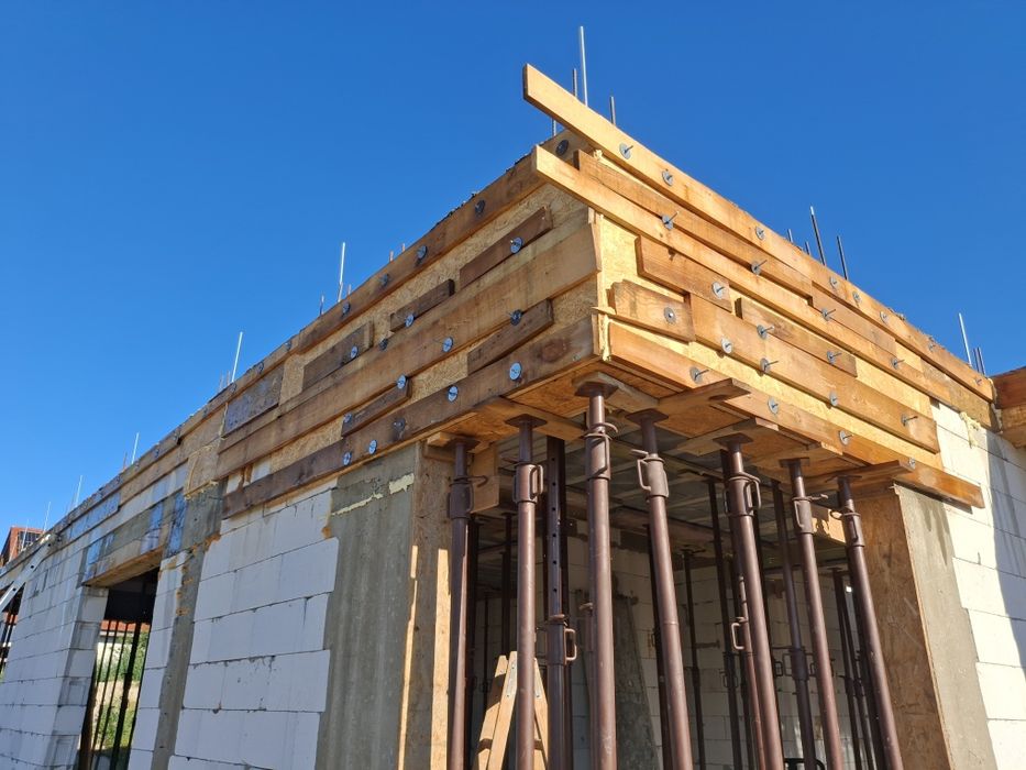 Stemple budowlane 30 gr/ doba
