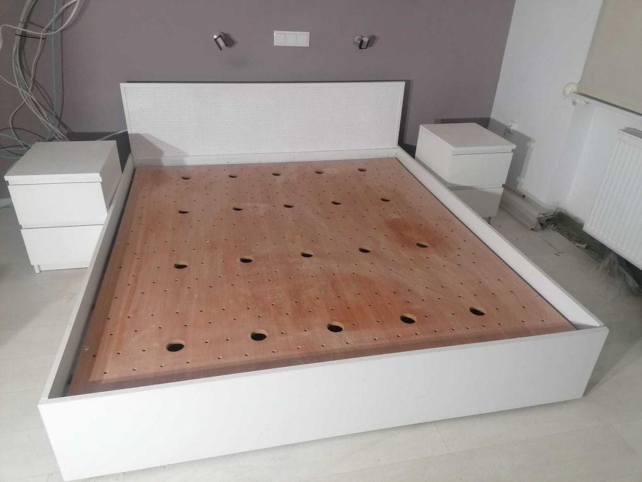 Łóżko 2x1,8m skręcane ze stalowego profilu i 2 szafki