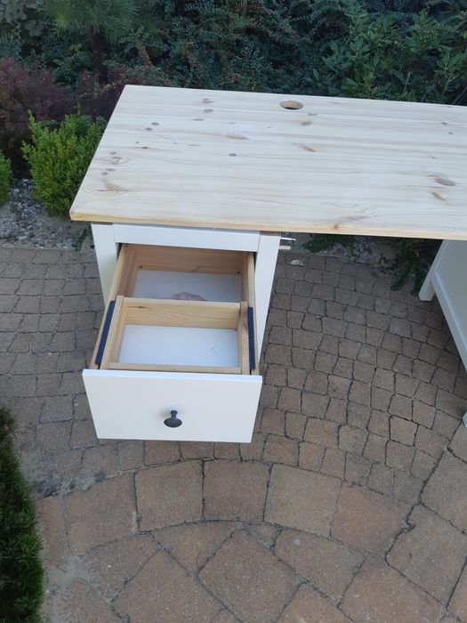 Drewniane biurko Ikea Hemnes białe