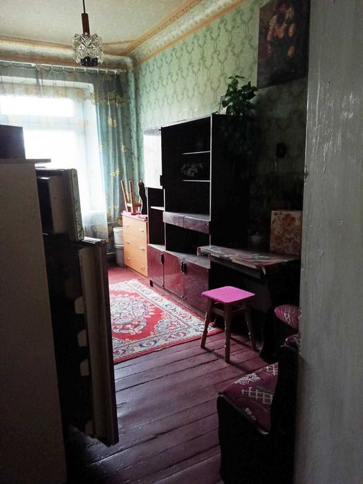 Продаж 1-кімнатної вітальні на ХТЗ