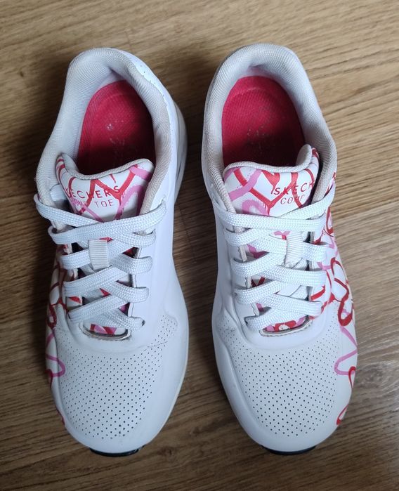 Продам кросівки Skechers