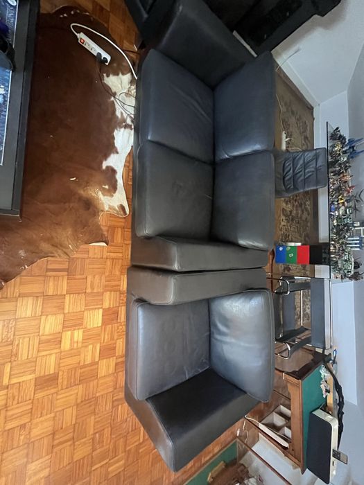 Conjunto 2 sofas em pele preta
