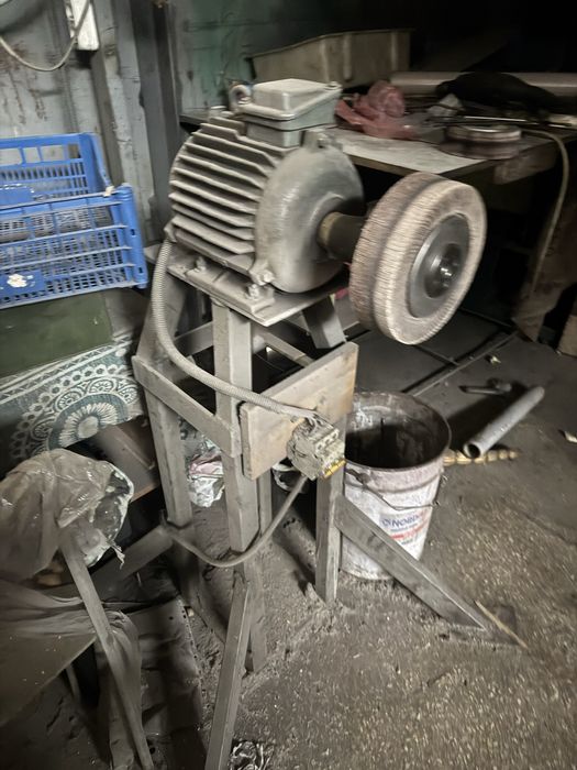 Точило с промышленным двигателем