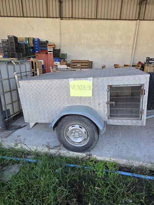 Reboque canil em alumínio