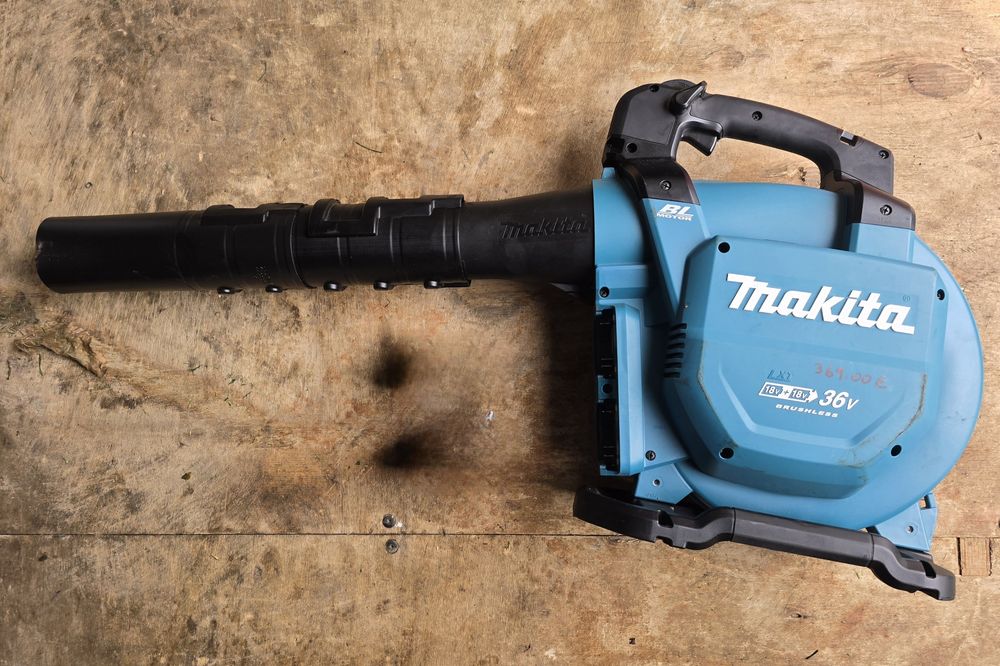 Assoprador a Bateria "Makita Oficial".