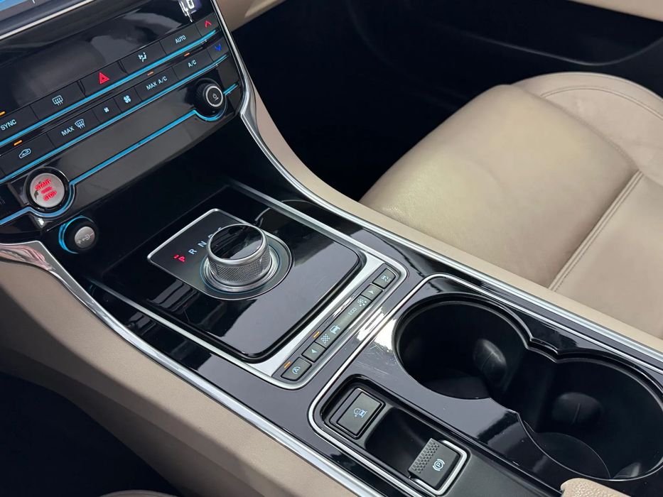 Jaguar XE E-Performance Aut. Prestige523505373472378886