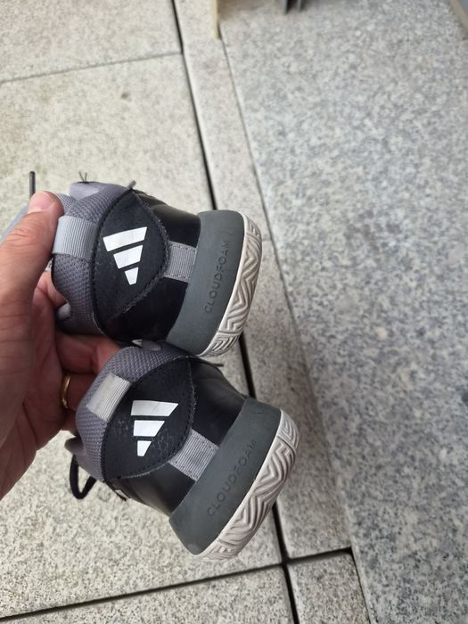 Sapatilhas de basquetebol adidas 32
