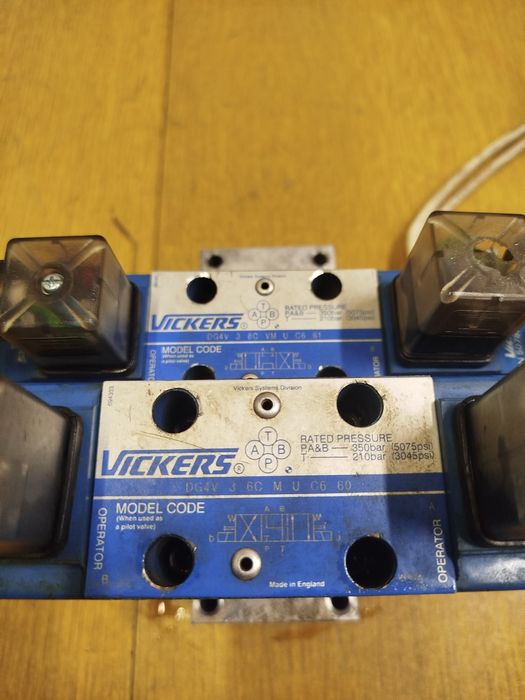 Rozdzielacz hydrauliczny vickers 24 V