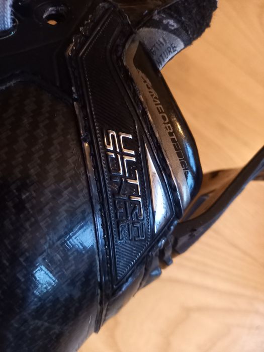 Bauer Ultrasonic 8 fit 3 lyzwy 43 hokejowe 268mm Supreme