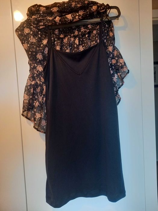 Sukienka mini letnia w kwiaty STRADIVARIUS
