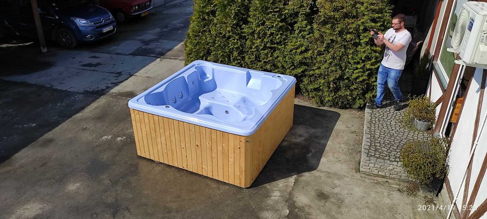 Jacuzzi po saunie piec na drewno hydromasażem led jacuzzi ogrodowe