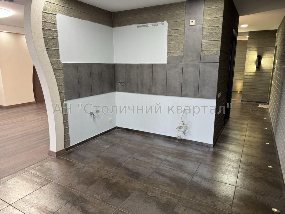 Позняки ЖК Діадема вулиця Срібнокільська 2а