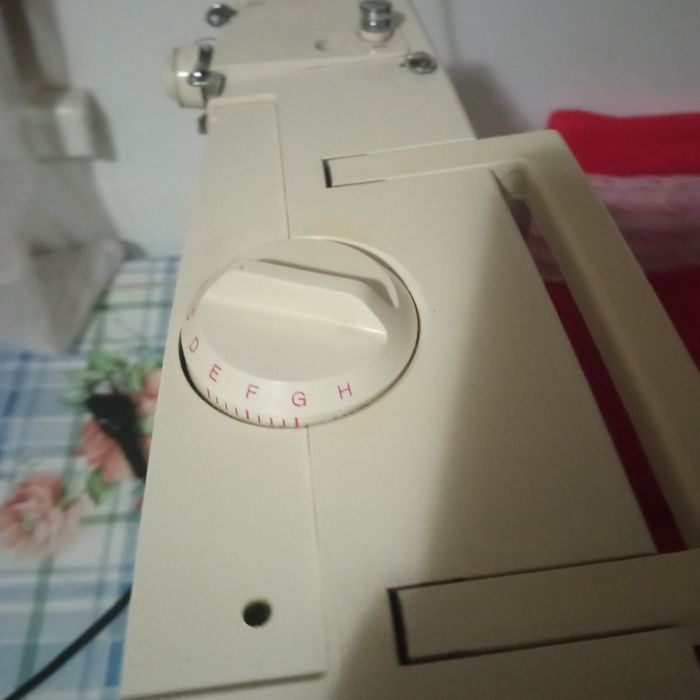 Швейна машинка Лучнік