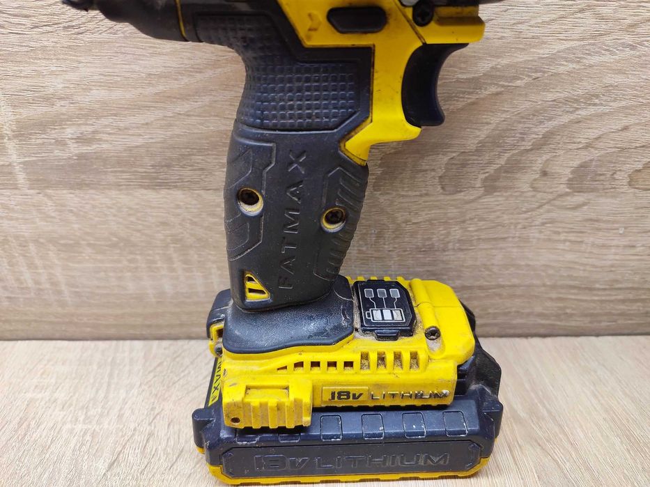 Zakrętarka Stanley FMC645 + Ładowarka