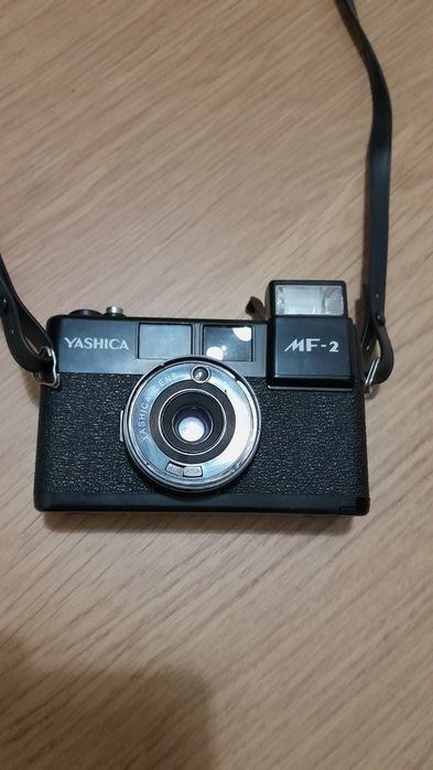 Máquina Fotográfica Yashica MF-2  ( Valor FIXO )