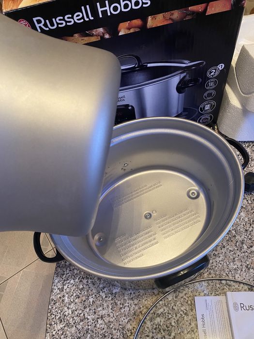 Медленноварка  RUSSELL HOBBS  22750 на 6 литров.