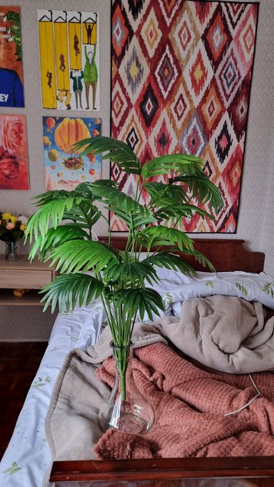 Продам пальму на 23ветки искусственная 63см высота стебля, без листка