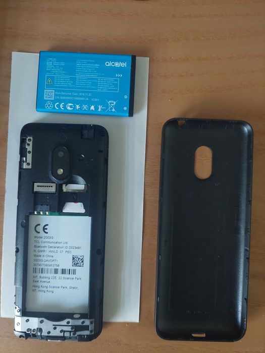 Telemóvel Alcatel 2003G
