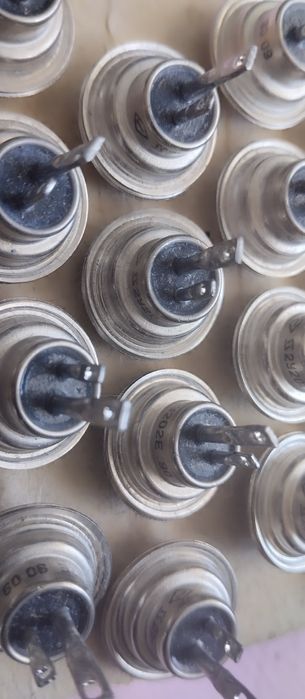 Тиристор   Ку202