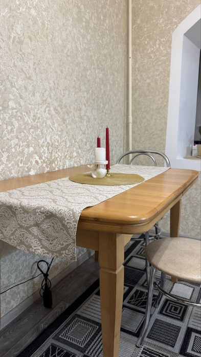 Стіл кухонний