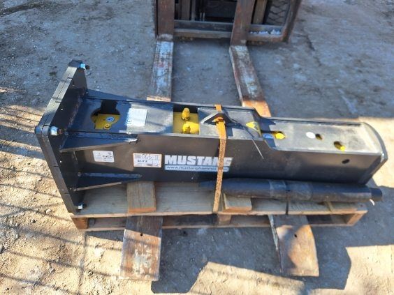 Młot wyburzeniowy do koparki HM 500 Mustang. Nowy.