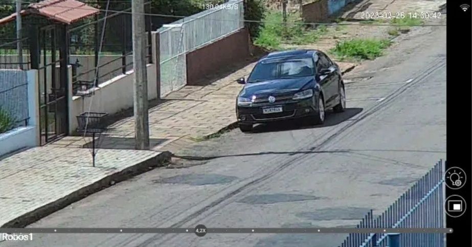 Уличная WIFI камера с двумя объективами с разрешением на 4 МП.