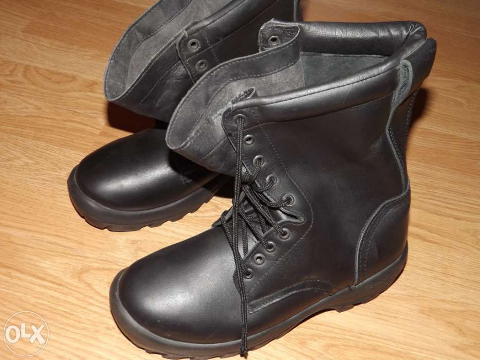 Botas de pele pretas