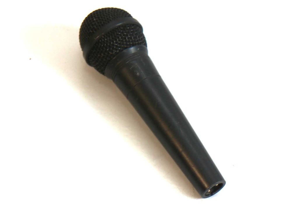 Microfone AKG D60s a funcionar na perfeição