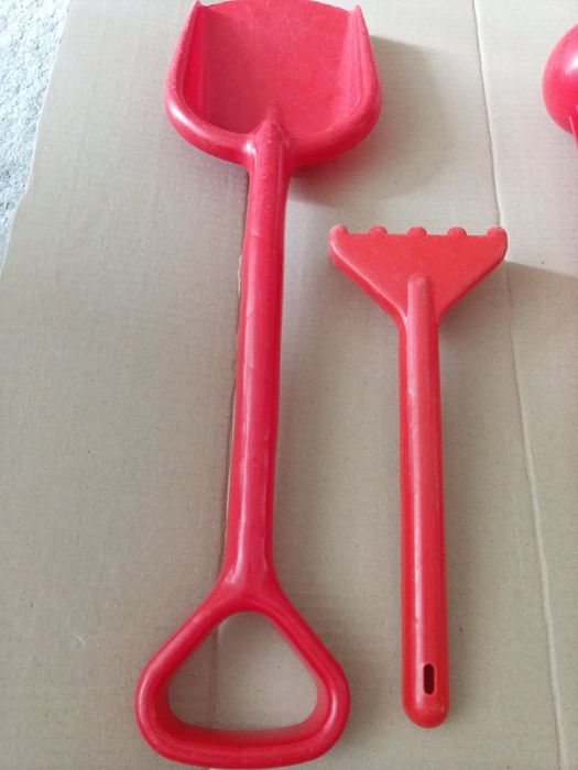 Лопата, граблі, лійка