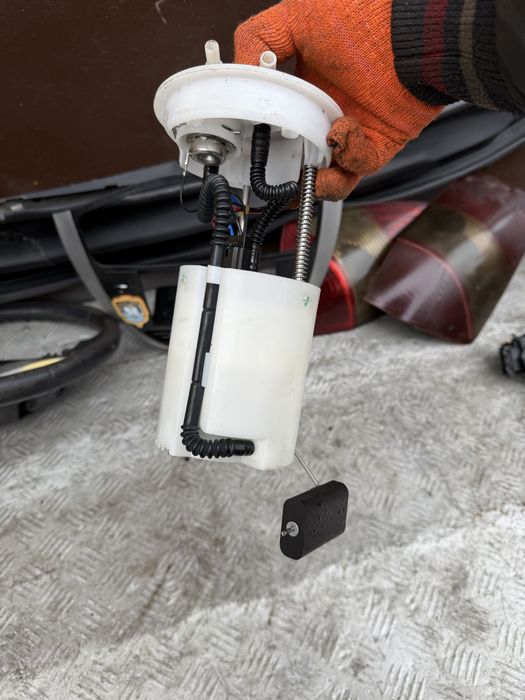 Насос колба в бак Чери тигго chery tiggo год 08