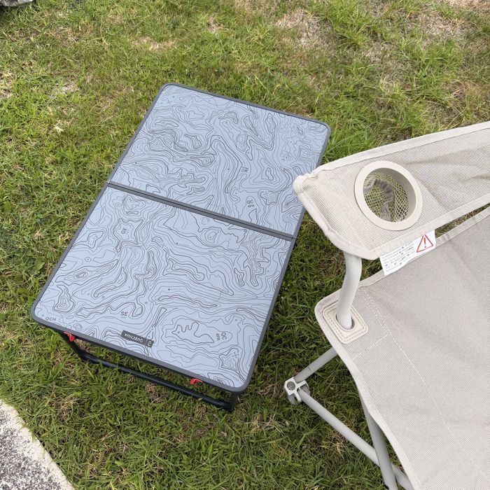 Conjunto de Camping / Campismo – Mesa Dobrável e 2 Cadeiras com Porta-Copos