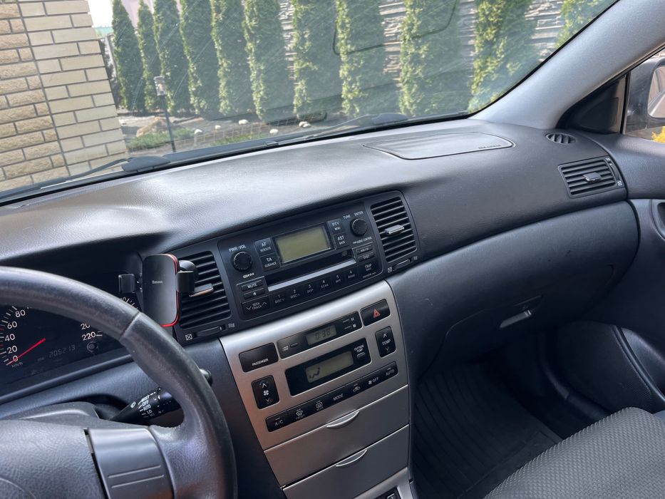 Toyota Corolla продати