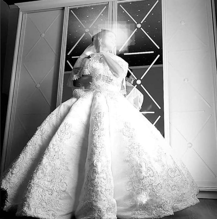 Весільна сукня "кекс"кольору айворі