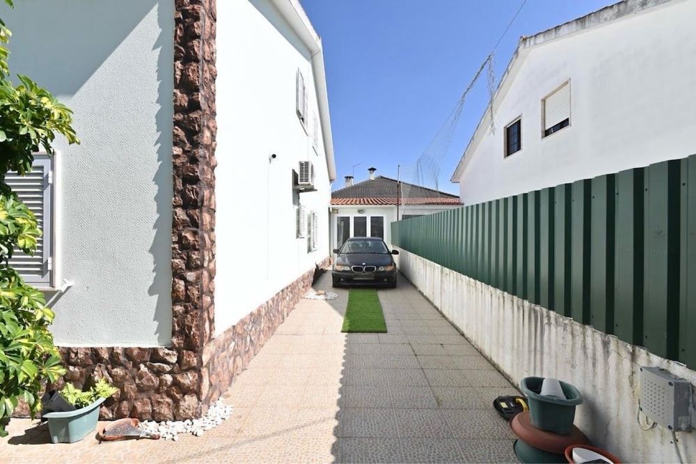 Moradia Isolada com piscina