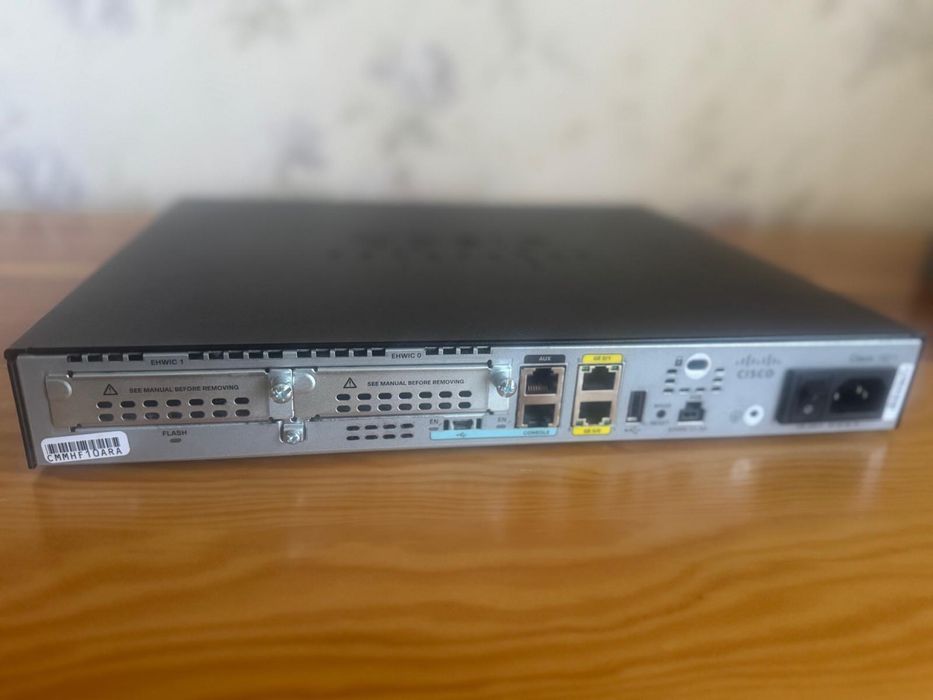 Cisco Router 1921, 1 GB