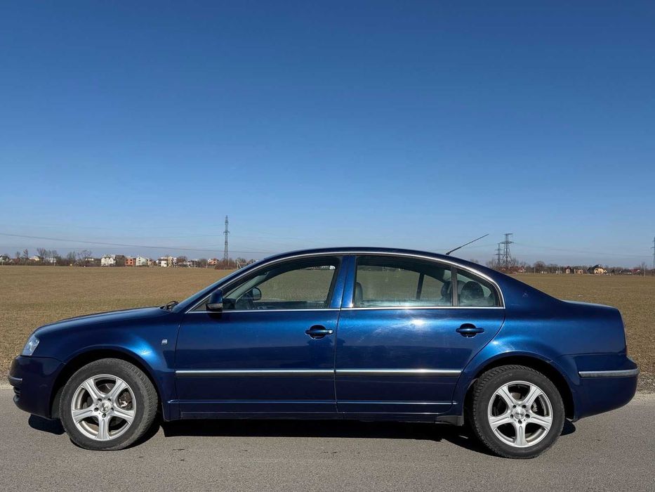 Skoda Superb седан,