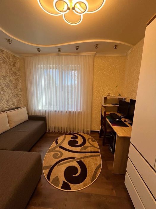 Продам трикімнатну квартиру з ремонтом Миколаївка