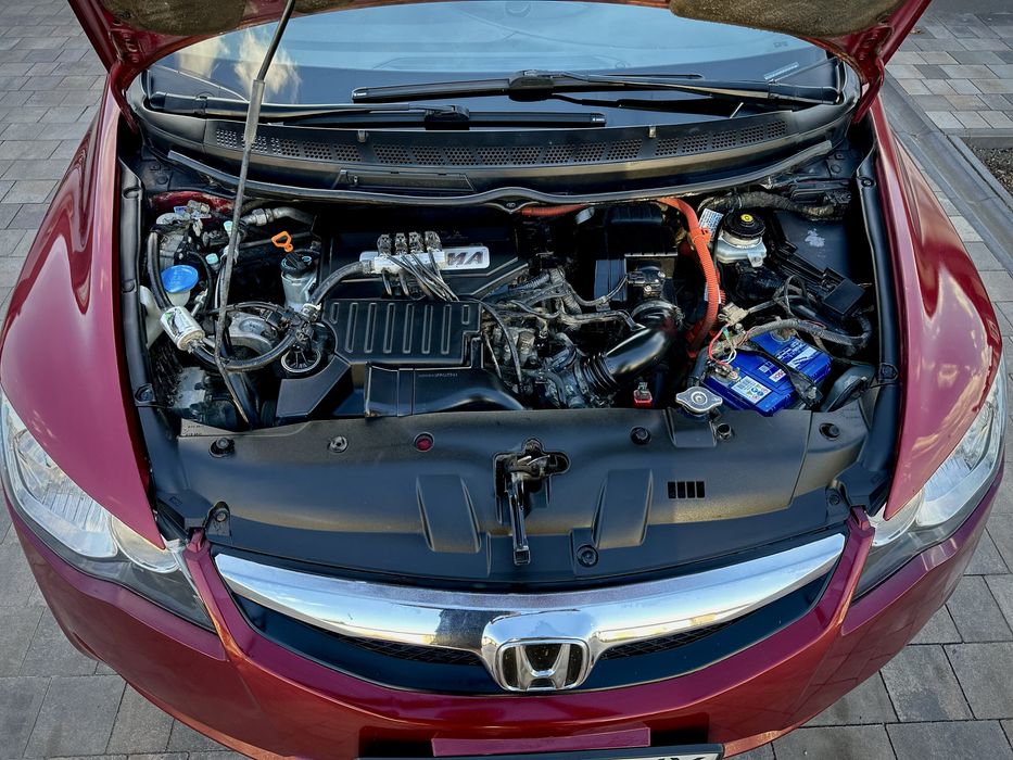 Honda Civic hybrid газ/бензин