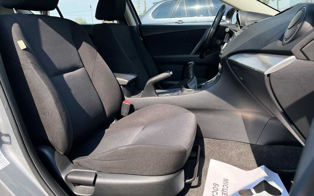Mazda   3   2010