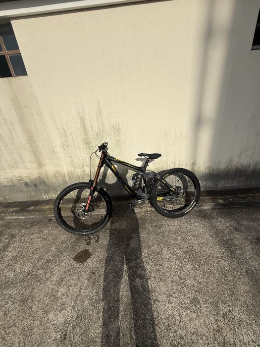 Bicicleta Downhill Berg